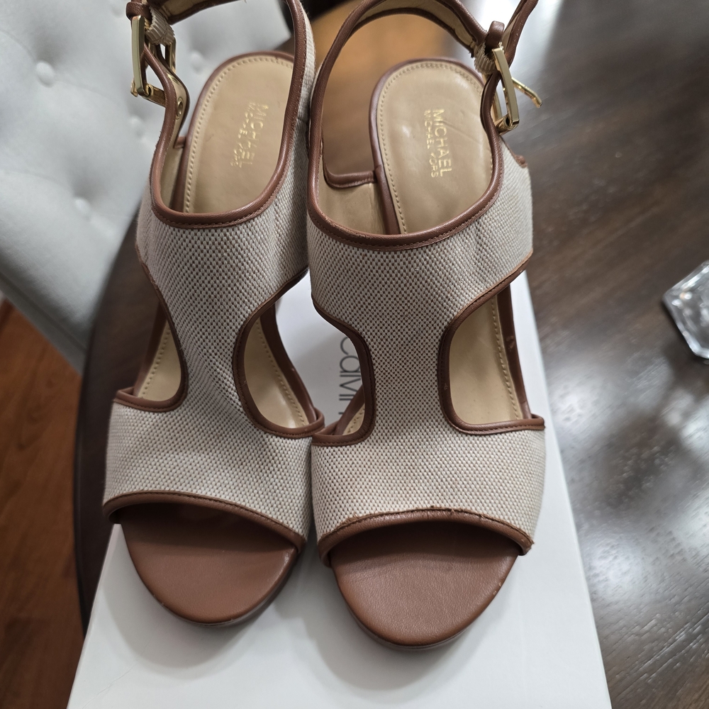 Elegant Women's Wedge Sandals - Cream and Brown - Picture 2 of 7